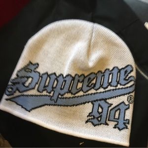 Supreme “new era” beanie